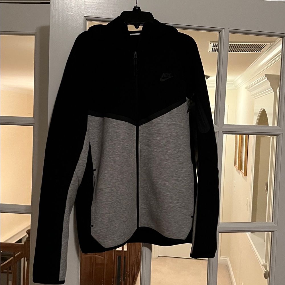 Nike Men’s Two-Tone Black and Gray Zip Up Hoodie - Picture 3 of 11
